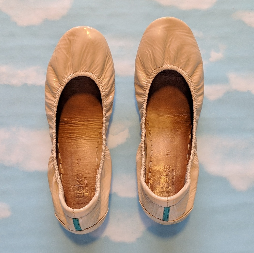 Nude patent Tieks flats